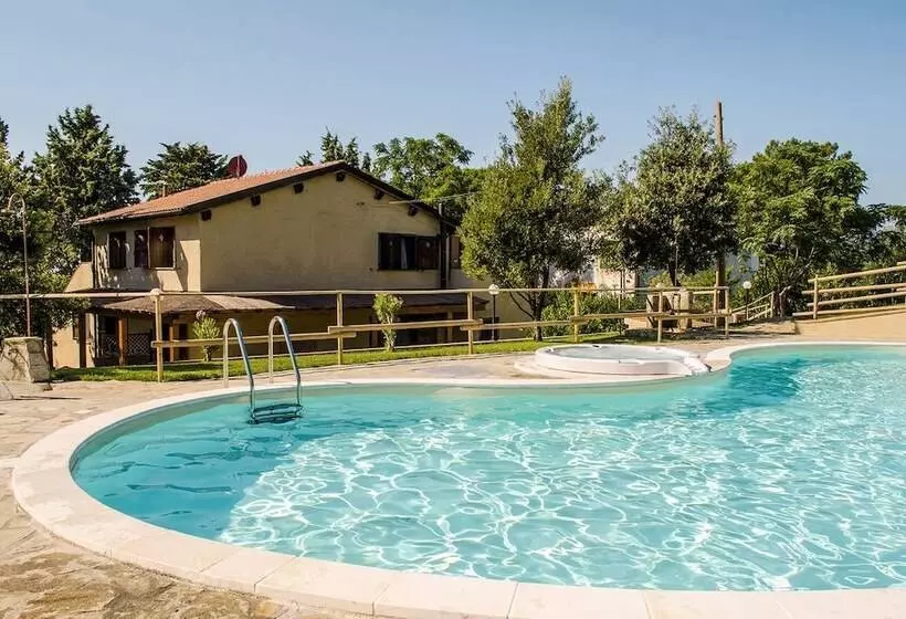 هتل روستایی Agriturismo La Luciana