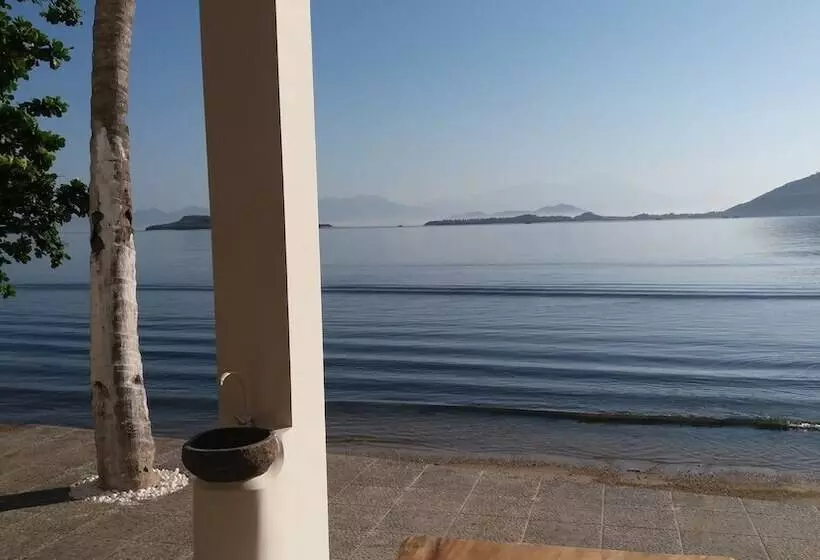 Hotelli The Place Beach Bungalows