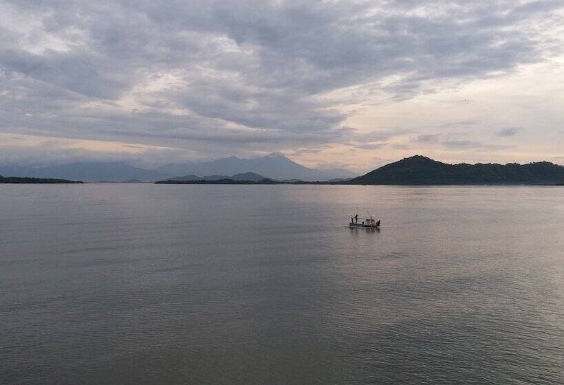 ホテル The Place Beach Bungalows