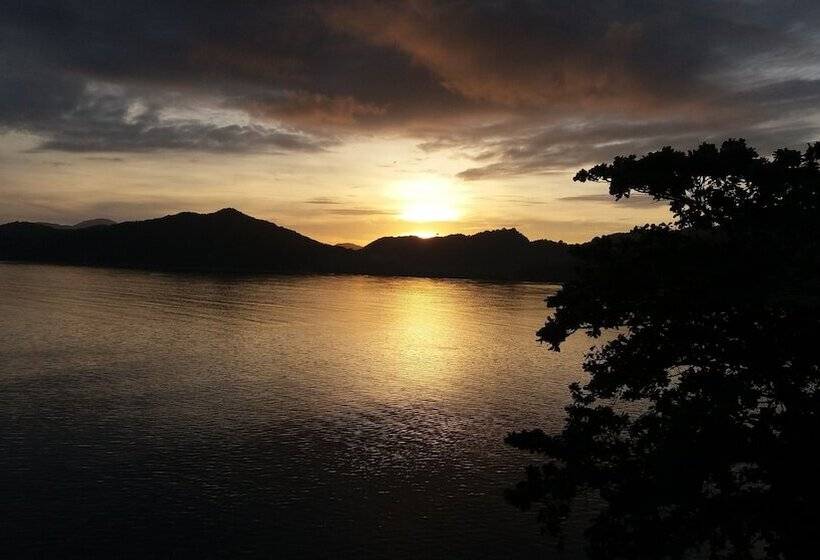 ホテル The Place Beach Bungalows