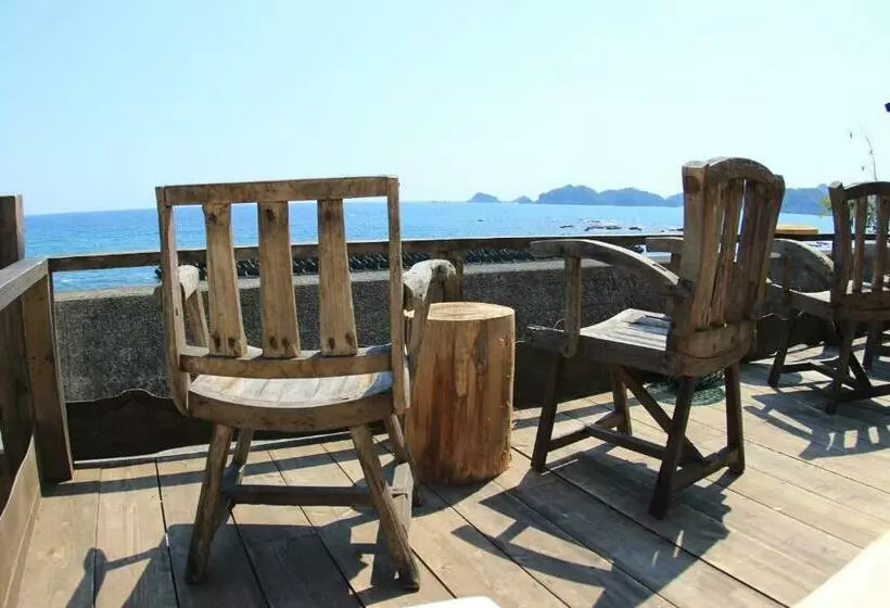 Majatalo Pavilionsurf&lodge