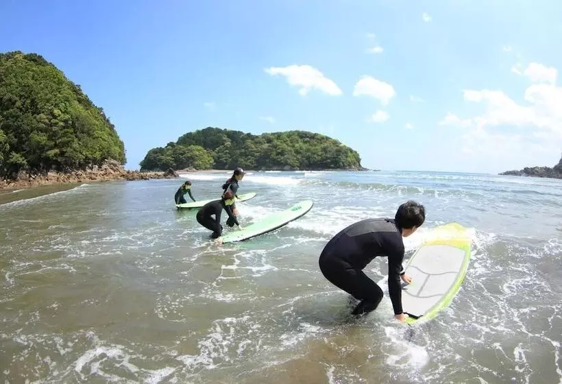 Majatalo Pavilionsurf&lodge