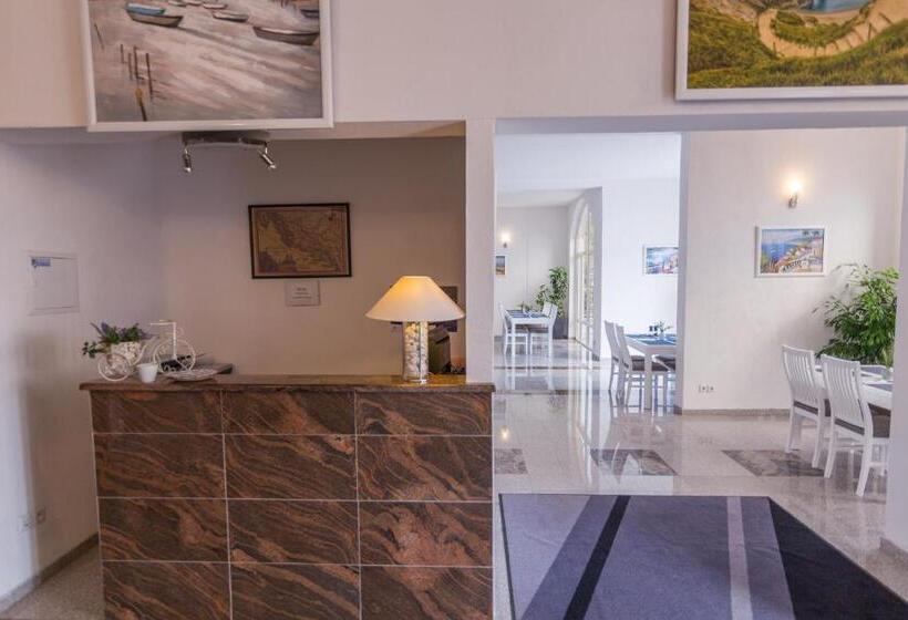 פנסיון White Stone Villa 43