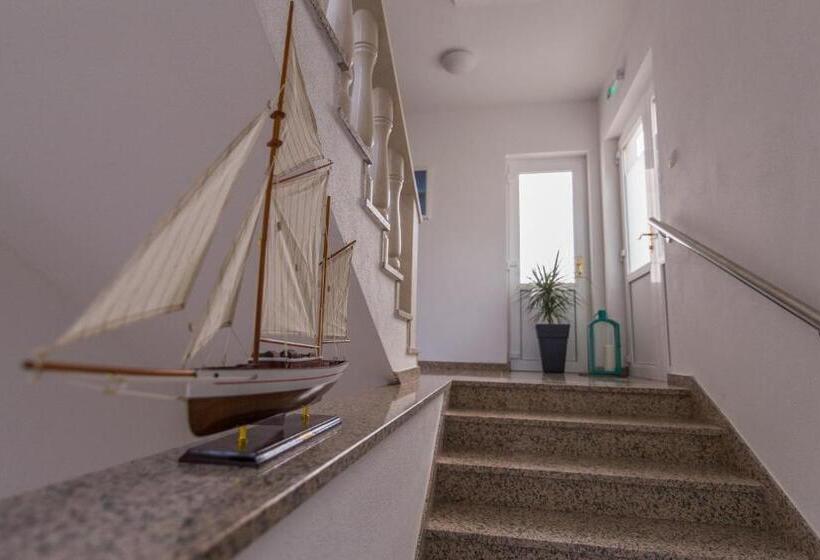 פנסיון White Stone Villa 43