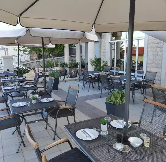 Majatalo White Stone Villa 43