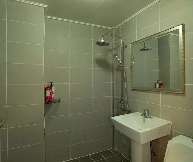 Seaview Pension