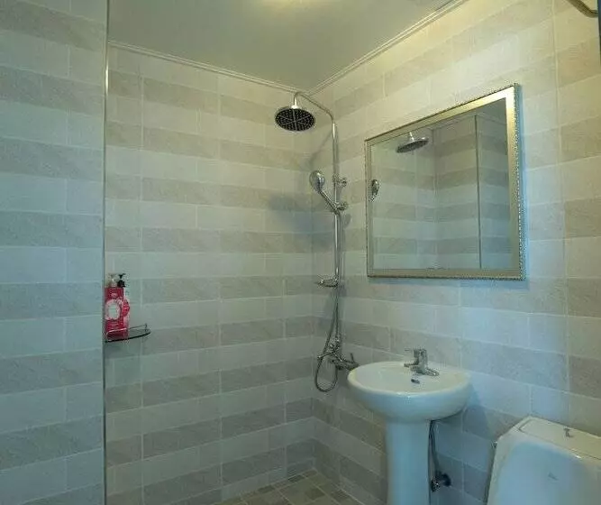 Seaview Pension
