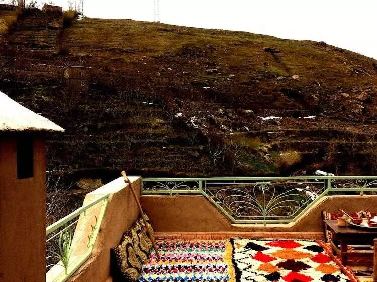 تختخواب و صبحانه Gite Entre Les Vallees