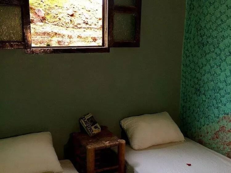 تختخواب و صبحانه Gite Entre Les Vallees