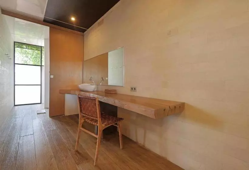 Clio Apartment
