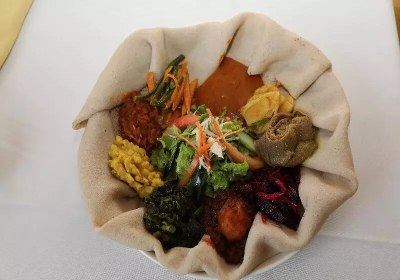 هتل Kenenisa Plus International