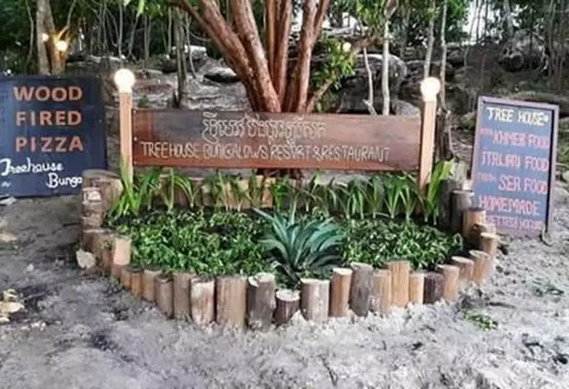 Hotelli Tree House Bungalows