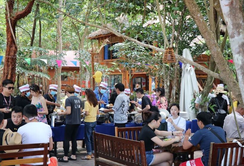 בית מלון כפרי Tree House Bungalows