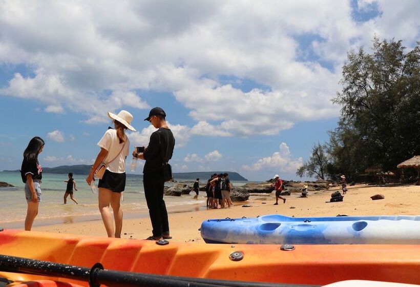 בית מלון כפרי Tree House Bungalows