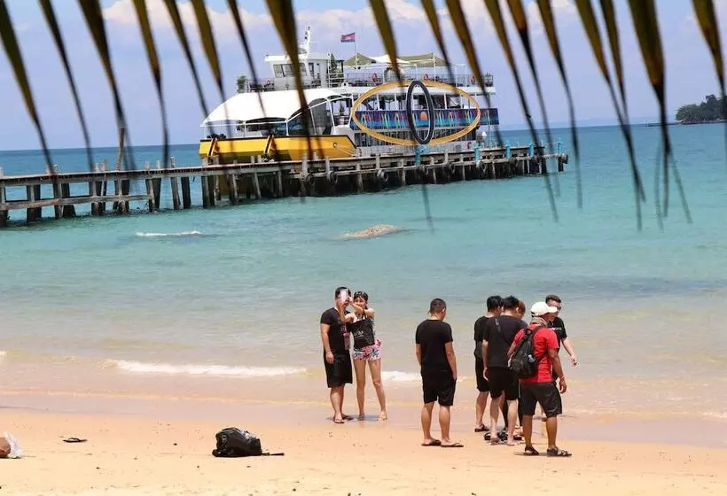 Hotelli Tree House Bungalows