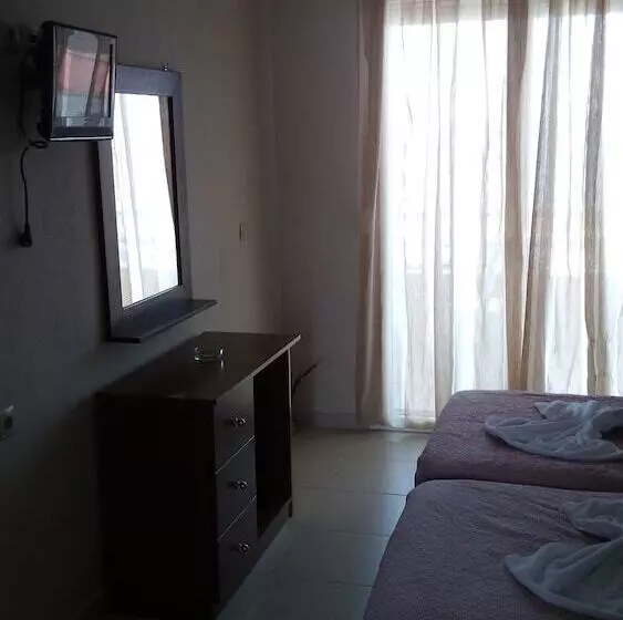 Kyparissis Rooms
