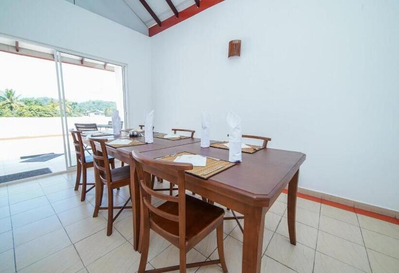 Pensão Dazzling Villa