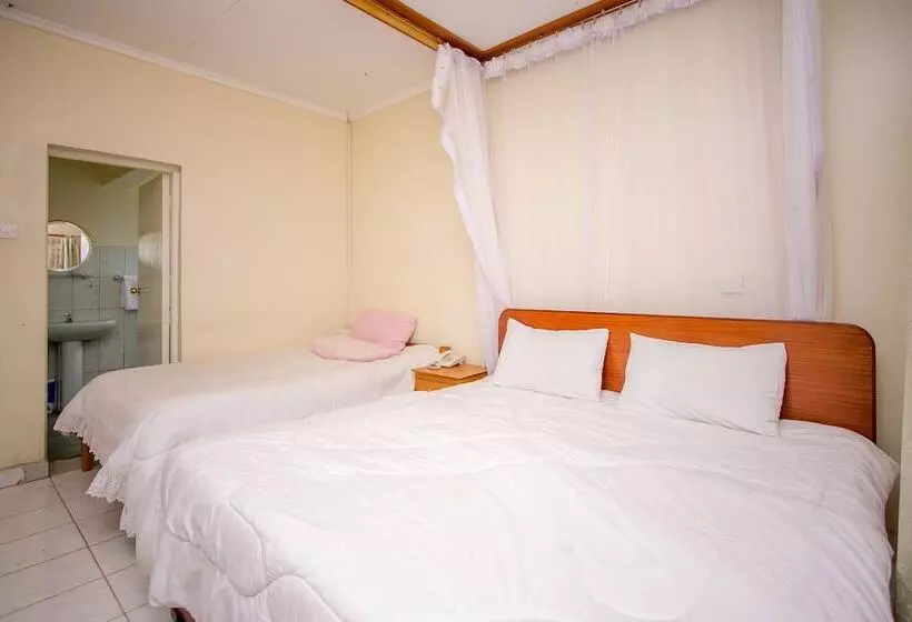 پانسیون Ivys Inn Guest House