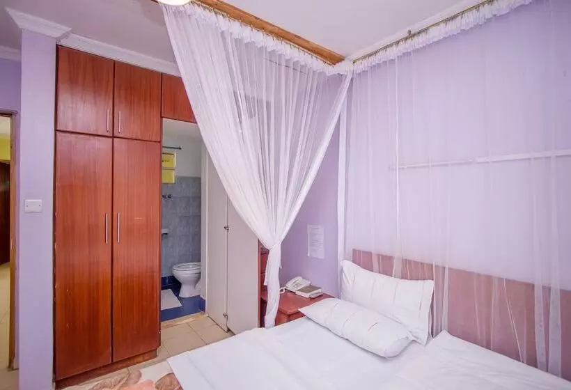 پانسیون Ivys Inn Guest House