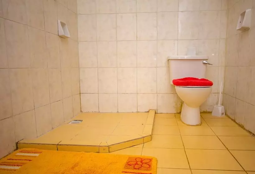 پانسیون Ivys Inn Guest House