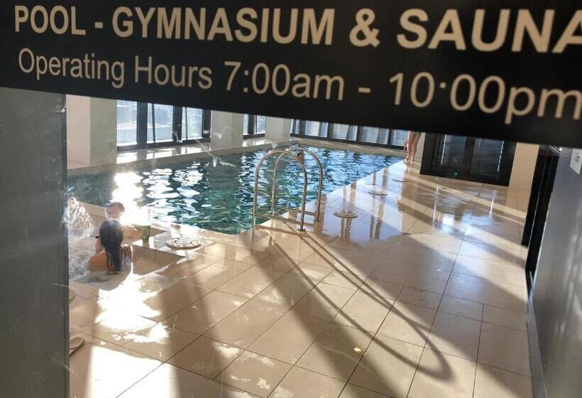 Aussie Escape Apartments Skyline Collins Tower