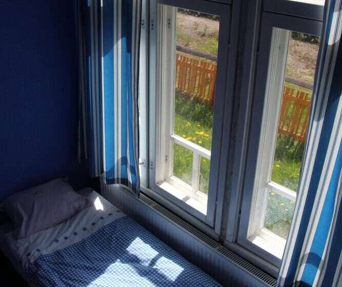 مسافرخانه Majatalo Veikeä Vuohi