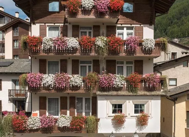 Hotelli Meuble Garni Della Contea