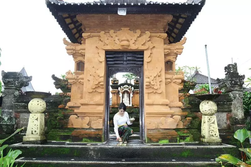 ホテル Puri Karang Besakih