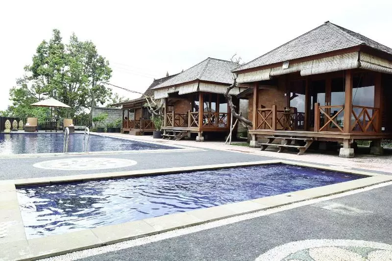 ホテル Puri Karang Besakih