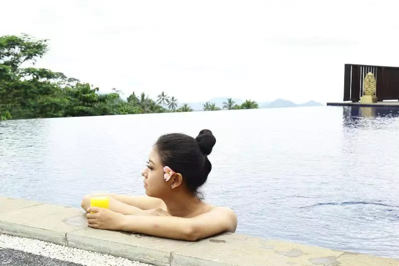 ホテル Puri Karang Besakih