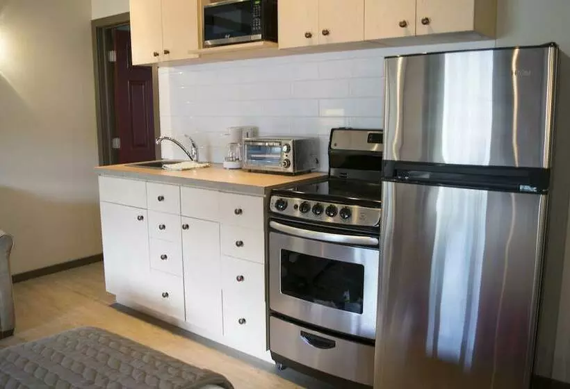 Hotelli Yamnuska Suites