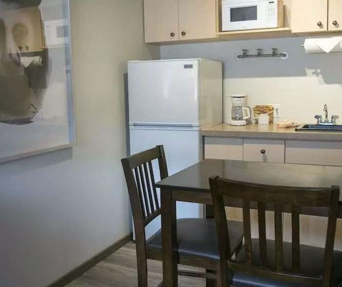 Hotelli Yamnuska Suites