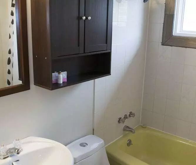 Hotelli Yamnuska Suites