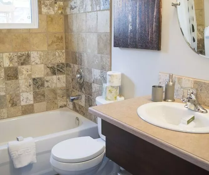 Hotelli Yamnuska Suites