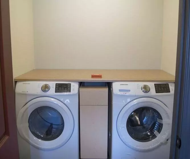 Hotelli Yamnuska Suites