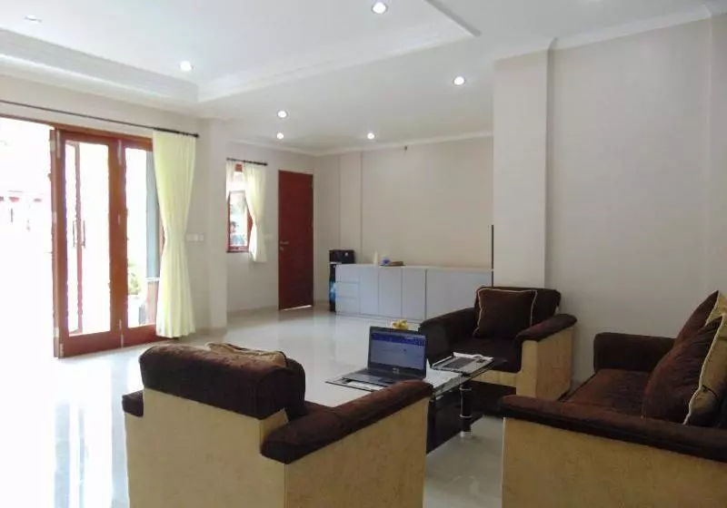 ペンション Dipondok Homestay Uluwatu