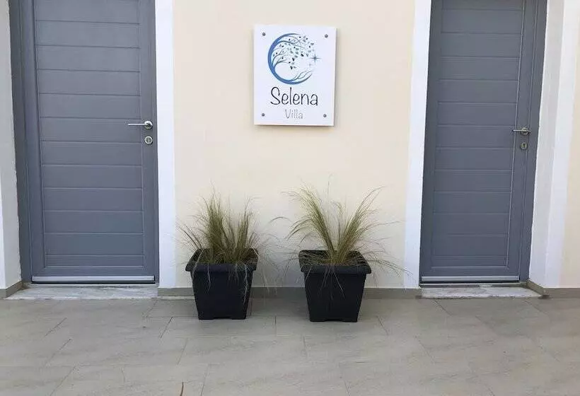 Selena Villa