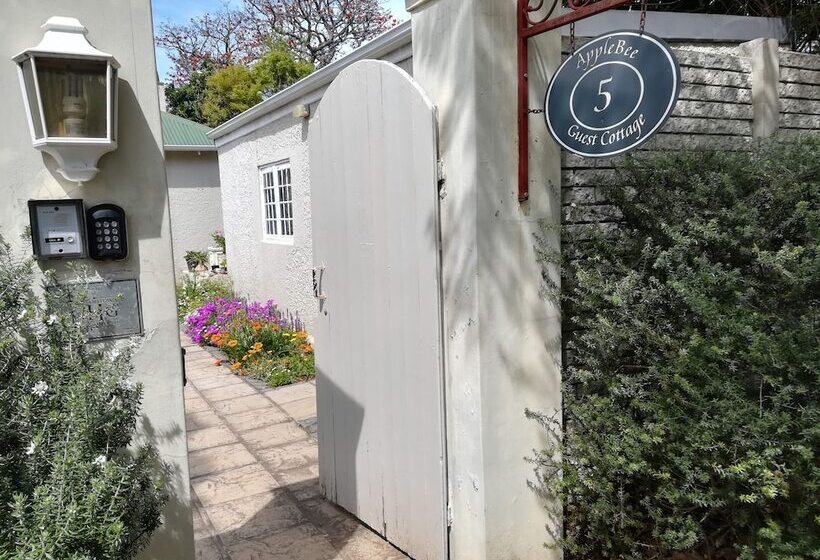 Applebee Guest Cottages