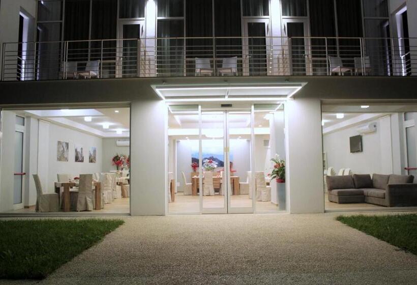 簡易ホテル Summa Resort