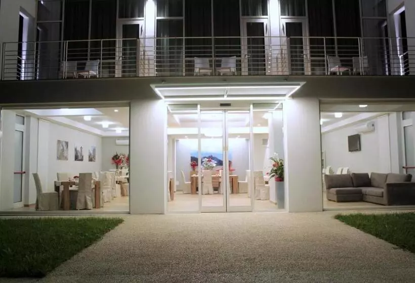 簡易ホテル Summa Resort