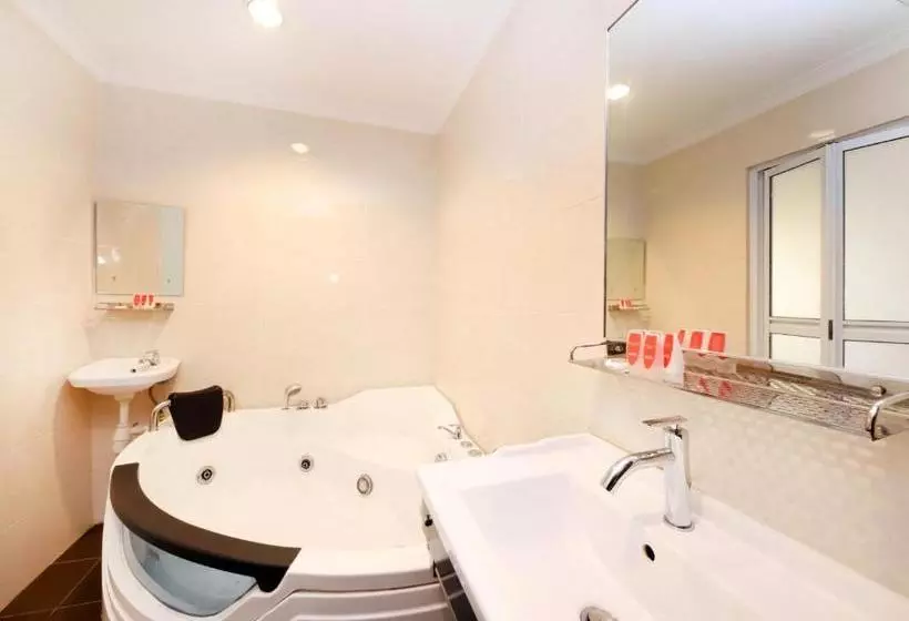 ホテル De Eco Inn (klang)
