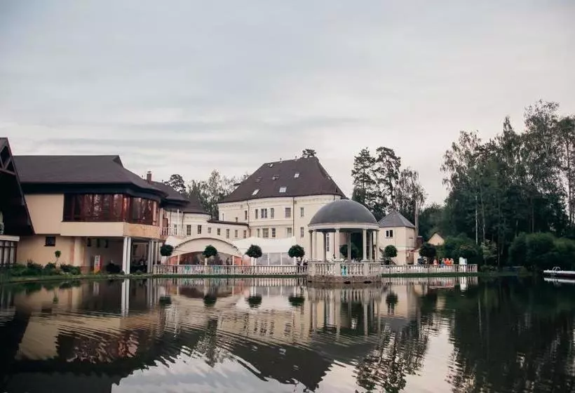 ホテル Dvoryanskoe Gnezdo