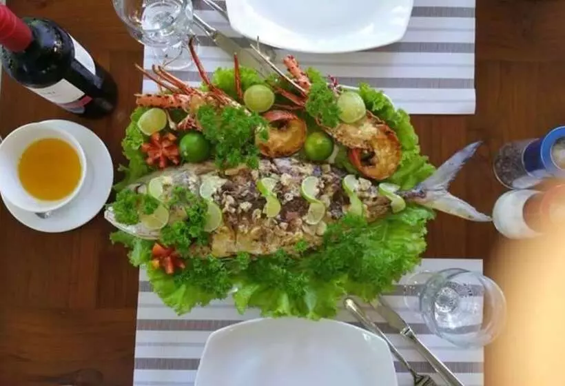 ホテル Traumvilla Bentota