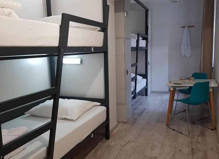 호스텔 Oki Doki Old Town