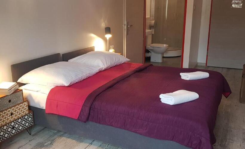 호스텔 Oki Doki Old Town