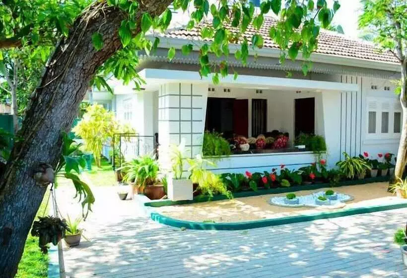 پانسیون Mama Beach Villa