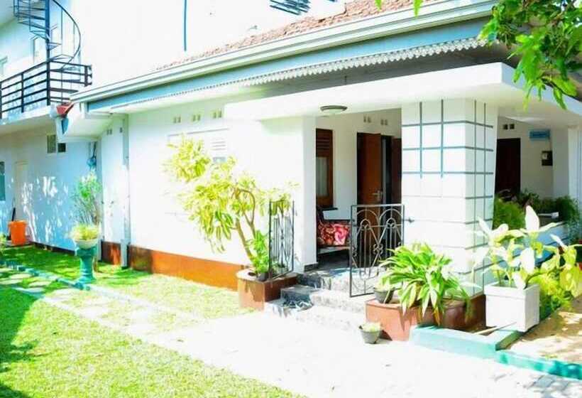 פנסיון Mama Beach Villa