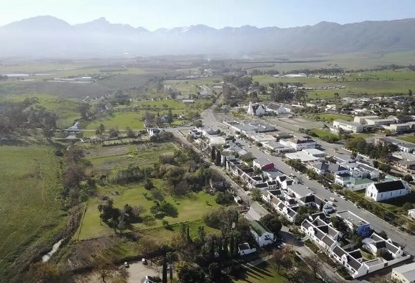 Classic Lodge   Cape Dutch Quarters