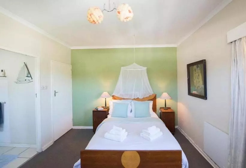 Classic Lodge   Cape Dutch Quarters