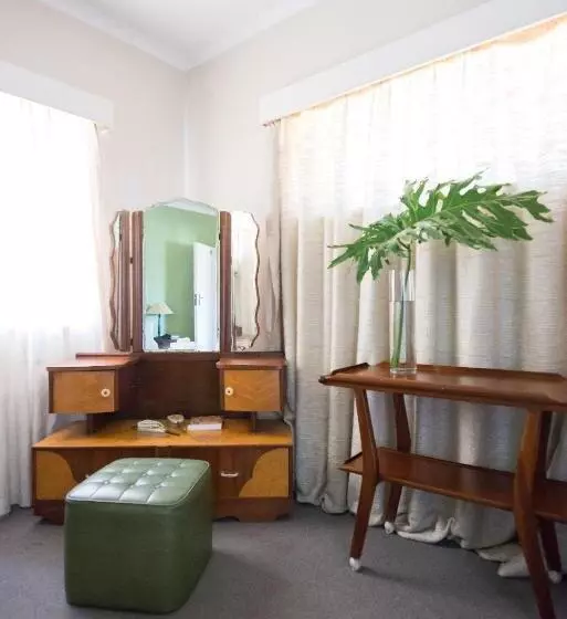 Classic Lodge   Cape Dutch Quarters